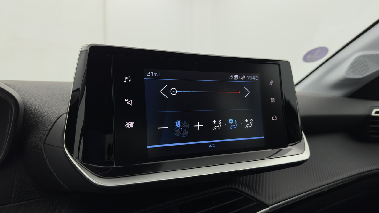 Peugeot 208 PureTech 100 S&amp;S EAT8 — photo 25