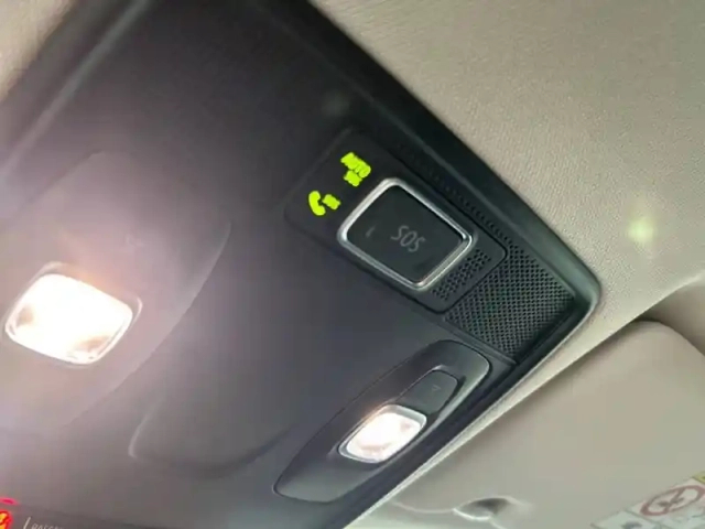 Renault Captur blue dci 115 edc — photo 46