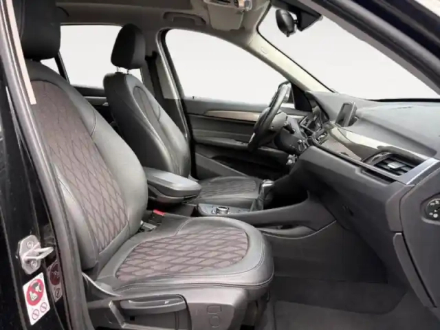 Bmw X1 sdrive18da 150ch xline — photo 15