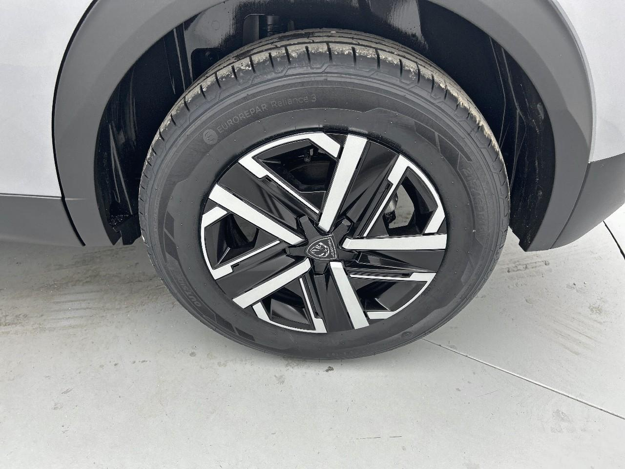 Peugeot 2008 hybrid 136 e-dcs6 active — photo 16