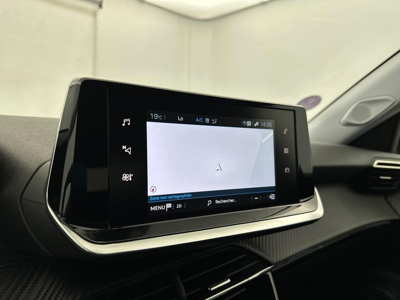 Peugeot 2008 puretech 130 s&s eat8 style — photo 10
