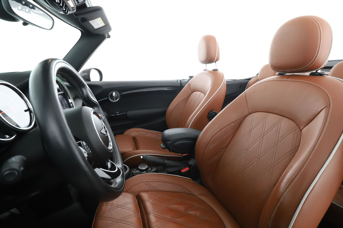 MINI Cabrio Cooper S Finition Exquisite BVA — photo 9