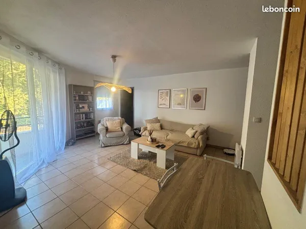 Appartement T3 refait à neuf - Résidence privée avec piscine - Vue sur le canal