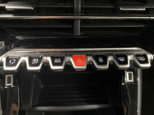 Peugeot 208 e- 136ch style — photo 8