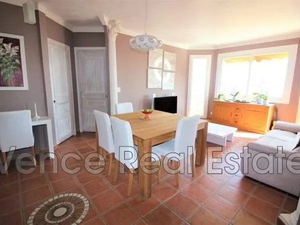 Haut de villa, quartier recherché de Vence
