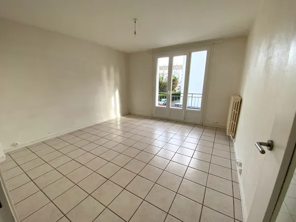BEAU TYPE 2 DE 39m² AVEC CAVE ET STATIONNEMENT