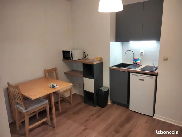 Location studio meublé 18m² NANTES (petit port)