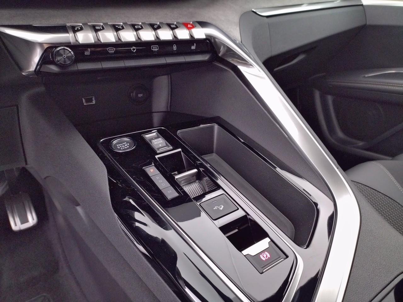 Peugeot 3008 puretech 130ch s&s eat8 gt — photo 21