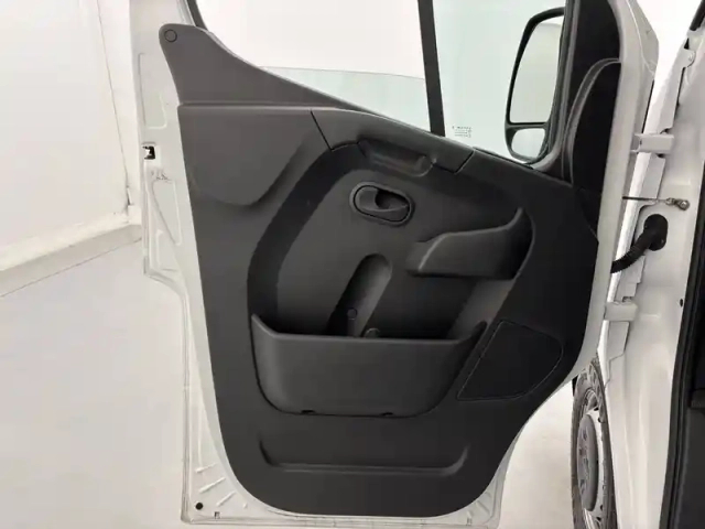 Renault Master fgn trac f3500 l2h2 blue dci 135 — photo 11