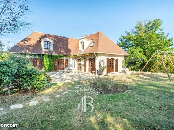 Maison 9 pièces 230 m²