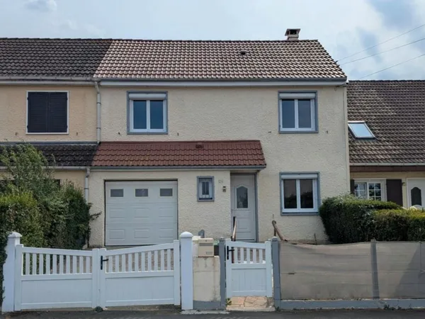 Maison 4 pièces de 83 m2 sur terrain 281 m2