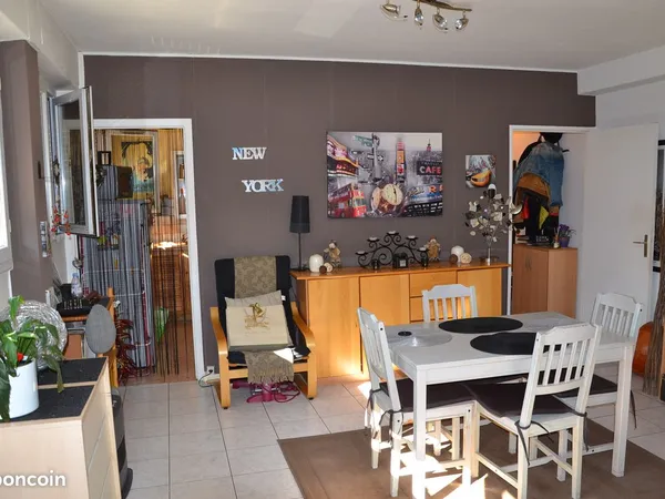 Beau F2 47 m2 Longeville parking + cave