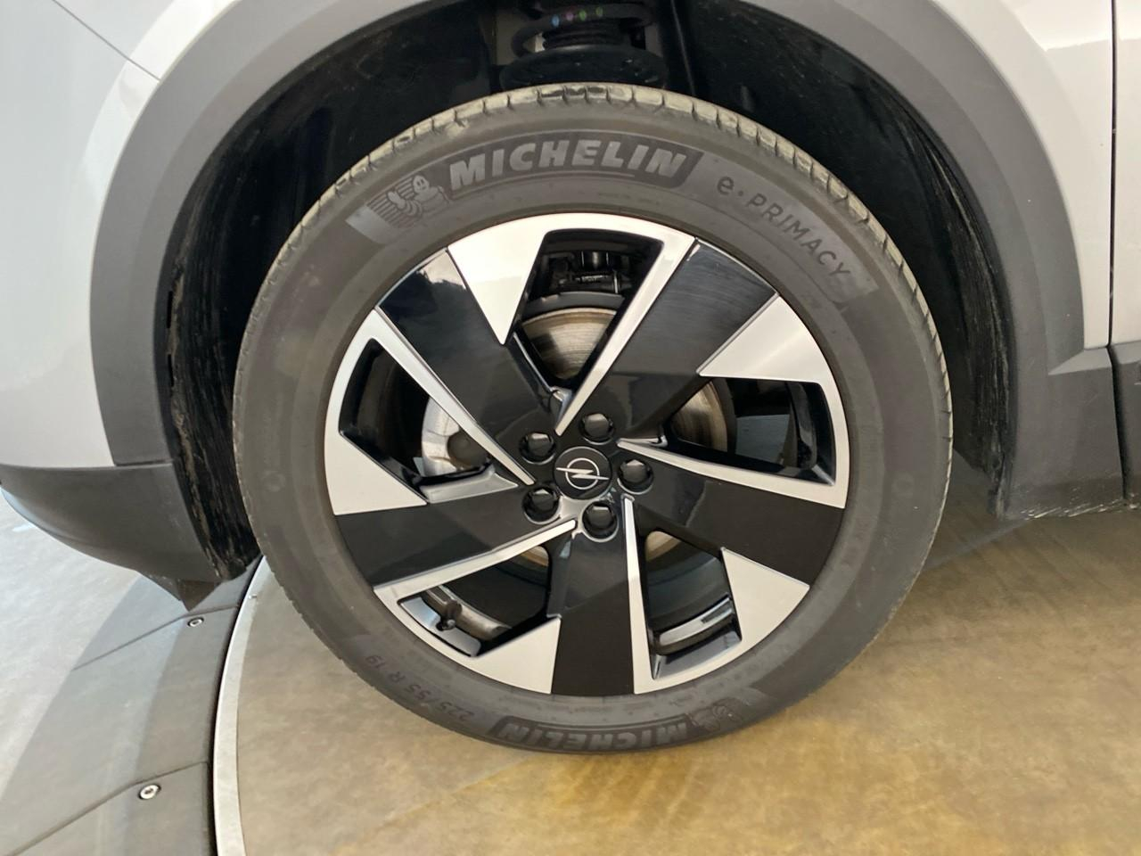 Opel Grandland 1.2 turbo hybrid 136 ch e-dct6 gs — photo 11