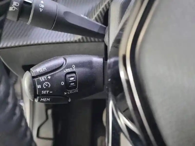 Peugeot 208 puretech 75 s&amp;s bvm5 — photo 82