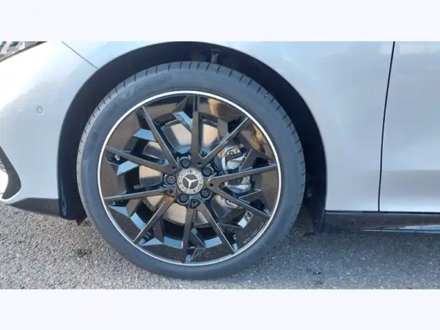 Mercedes Cla eq — photo 9