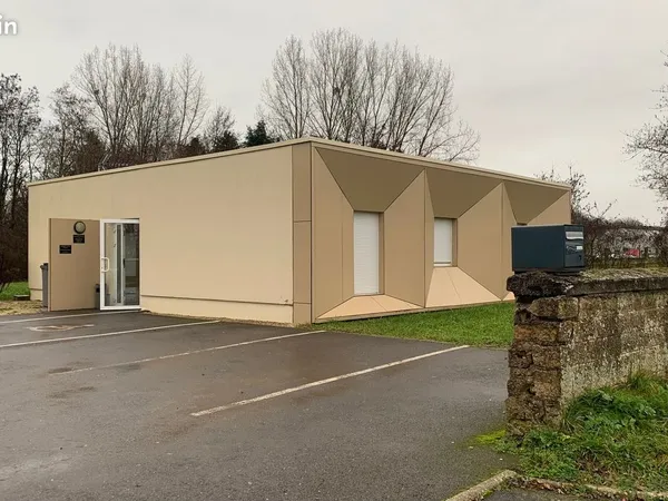Local commercial 104 m² Tucquegnieux