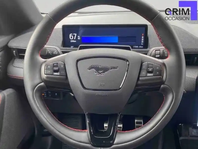 Ford Mustang mach-e standard range 76 kwh 269 ch awd — photo 6