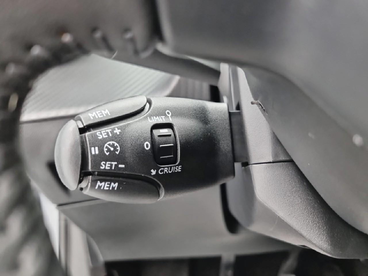 Peugeot 208 100 s&s bvm6 style — photo 19