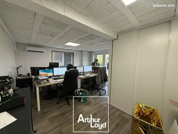 Bureaux 170 m² TERRASSON-LAVILLEDIEU