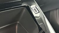 Peugeot 2008 1.2 PureTech 130ch S&S Style EAT8 — photo 19