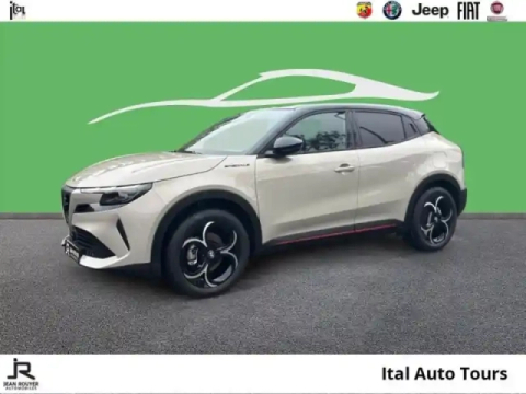 Alfa Romeo Junior ibrida speciale e-dct6