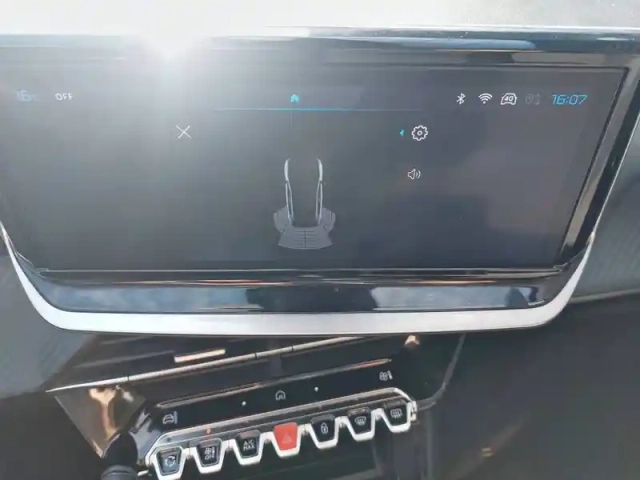 Peugeot 208 puretech 75 s&amp;s bvm5 — photo 40