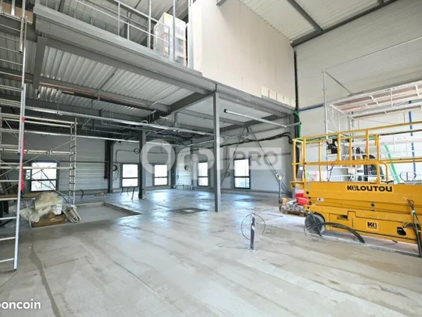 Local d'activité 3 543 m²