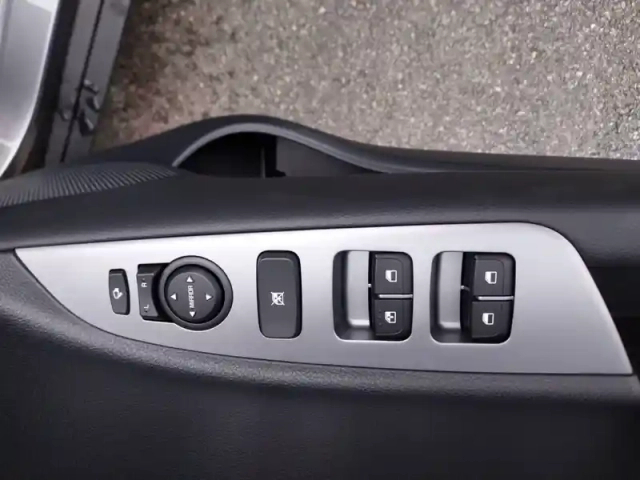 Kia Stonic 1.0 t-gdi 100 ch dct7 — photo 20