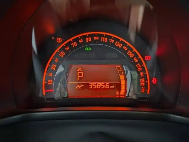 Renault Twingo iii 1.0 sce 70 e6c — photo 39