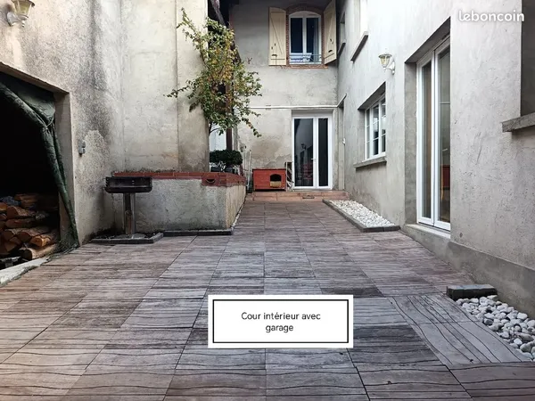 Maison familiale rénovée 180m2- 5 chambres, 80m2 de combles aménageables, terrasse 100m2, DPE C, 259