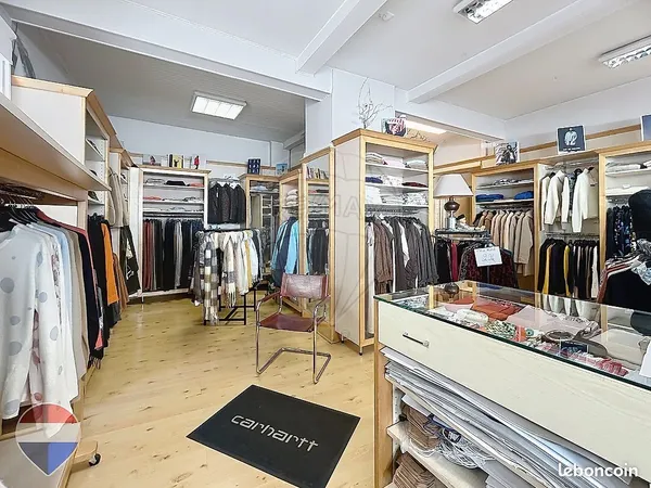 Commerce prêt-à-porter 56 m²