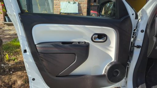 Renault Twingo 0.9 TCe 95 - Le Coq Sportif – 2019 – 58351 km – Essence – Boîte Manuelle — photo 24