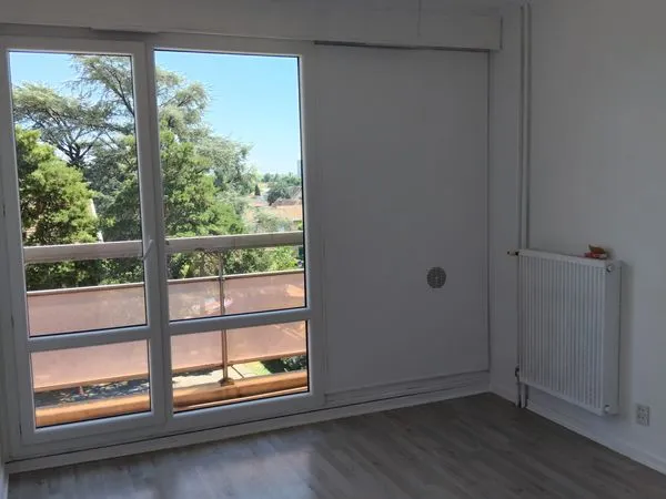 Appartement à louer 48 M2 BRON