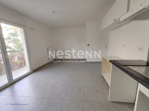 Lumineux T2 ,36 m2 ,calme, balcon, une place de stationnement couvert, résidence de 2019