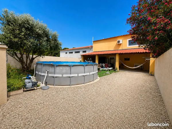 Ensemble immobilier habitation + local commercial - Saint-Mitre-les-Remparts