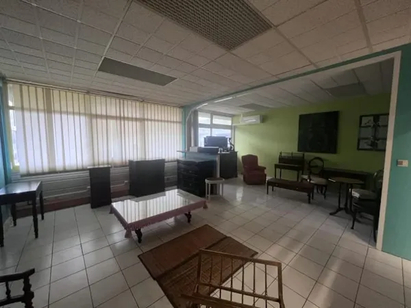 Bureaux 250 m²