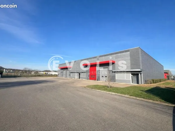 Local d'activité 2 244 m²