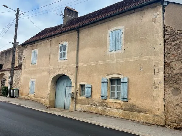 Maison à Pagney avec cour intérieure