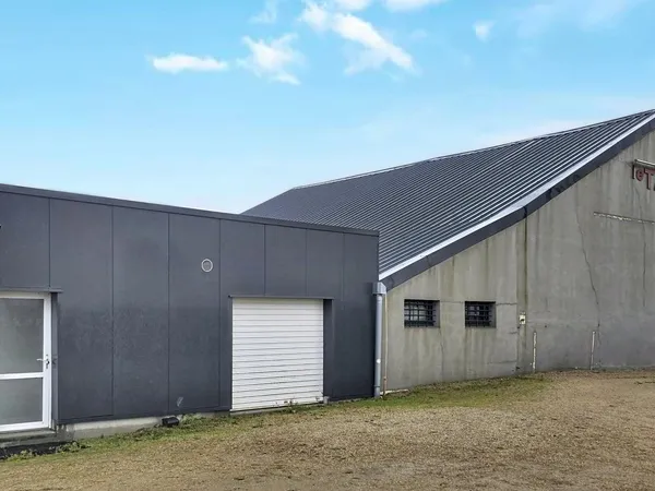 Grand local commercial polyvalent de 546 m²