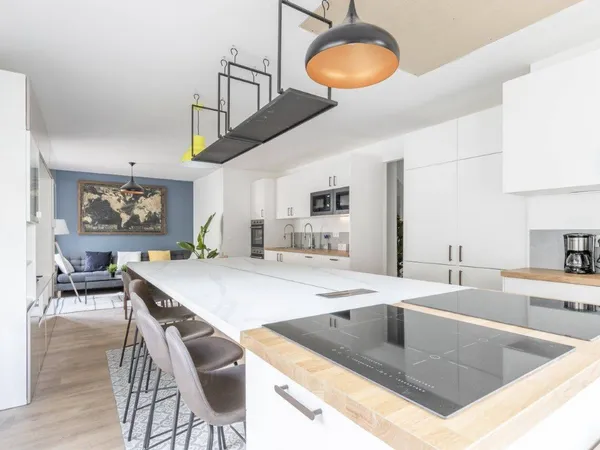 Maison 14 pièces 274 m²