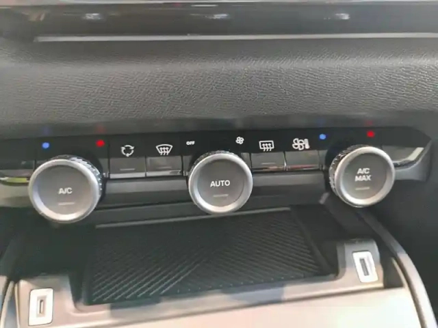 Citroën C4 x hybride 136 ch e-dcs6 plus — photo 13