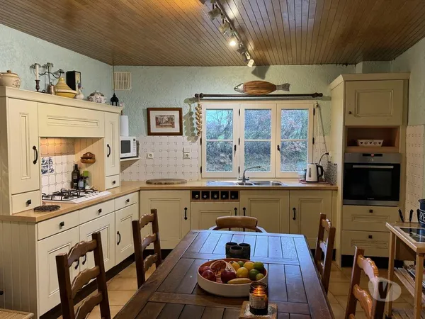 Joli maison restaurée avec piscine, vues Pyrénées, proche Tri