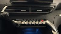 Peugeot 3008 HYBRID 225ch Allure Pack e-EAT8 — photo 26