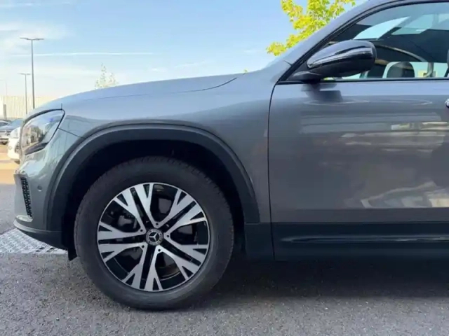 Mercedes Glb 200 d progressive line — photo 29