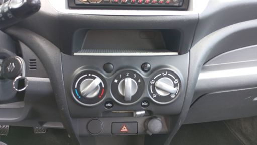 Suzuki Alto 1.0 68 - . – 2014 – 88846 km – Essence – Boîte Manuelle — photo 29