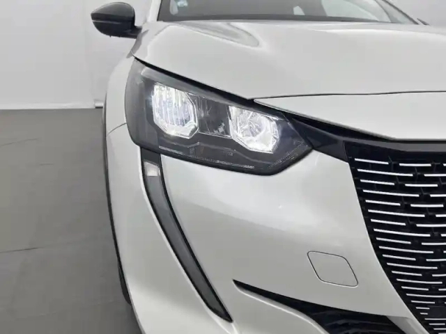 Peugeot 208 electrique 50 kwh 136ch — photo 82