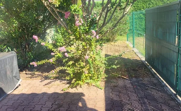 AUDENGE Petite maisonnette meublée
