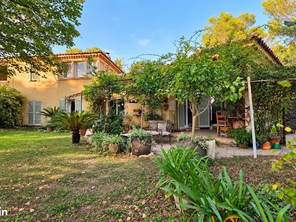 Propriété 7 pièces 160 m²