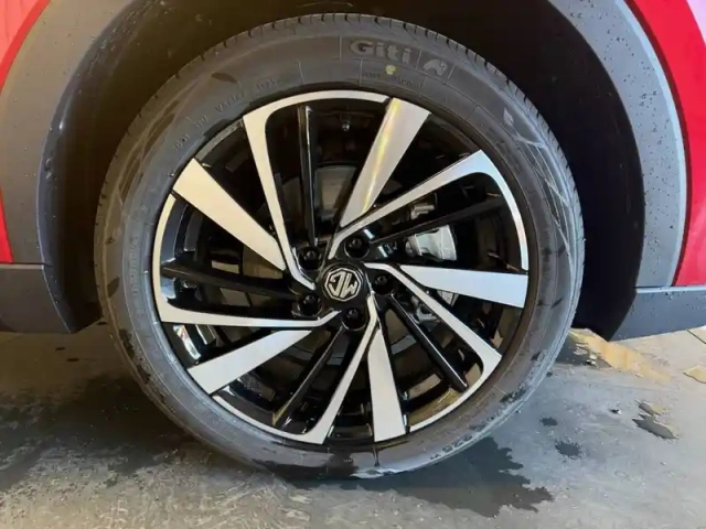 Mg Zs 1.5 l hybrid+ 197 ch — photo 88