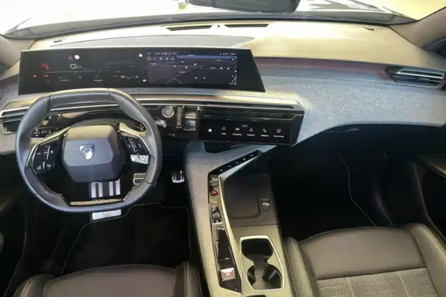 Peugeot 3008 hybrid 136 e-dcs6 — photo 16